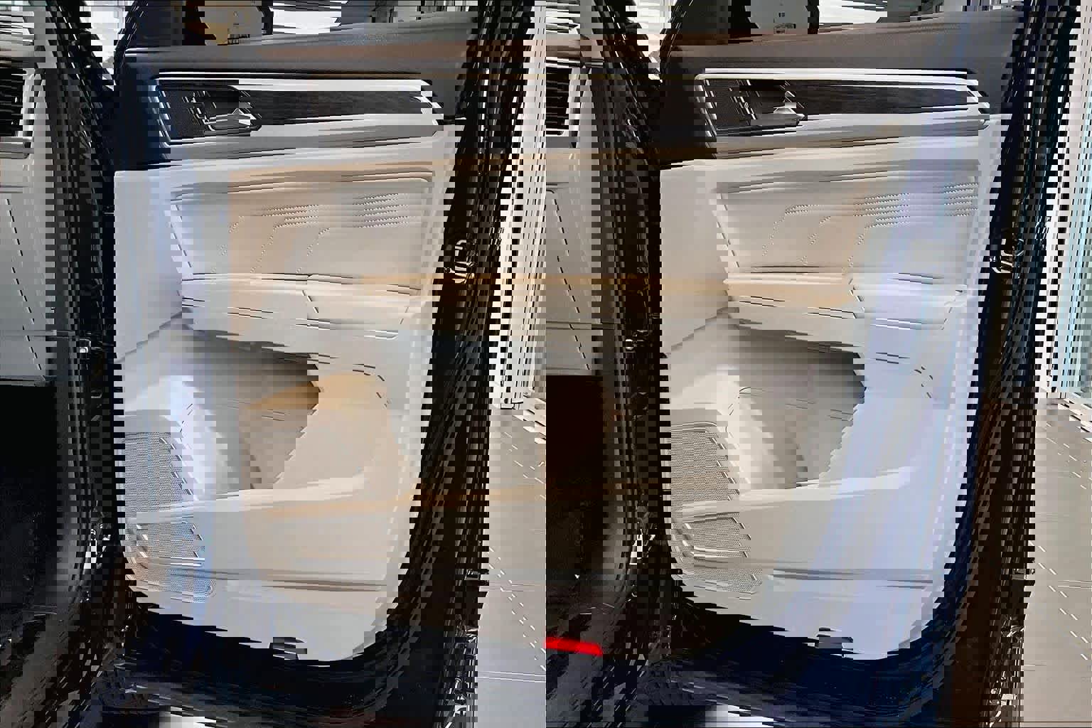 Used 2023 Volkswagen Atlas SE w/ Panoramic Sunroof Package image 22