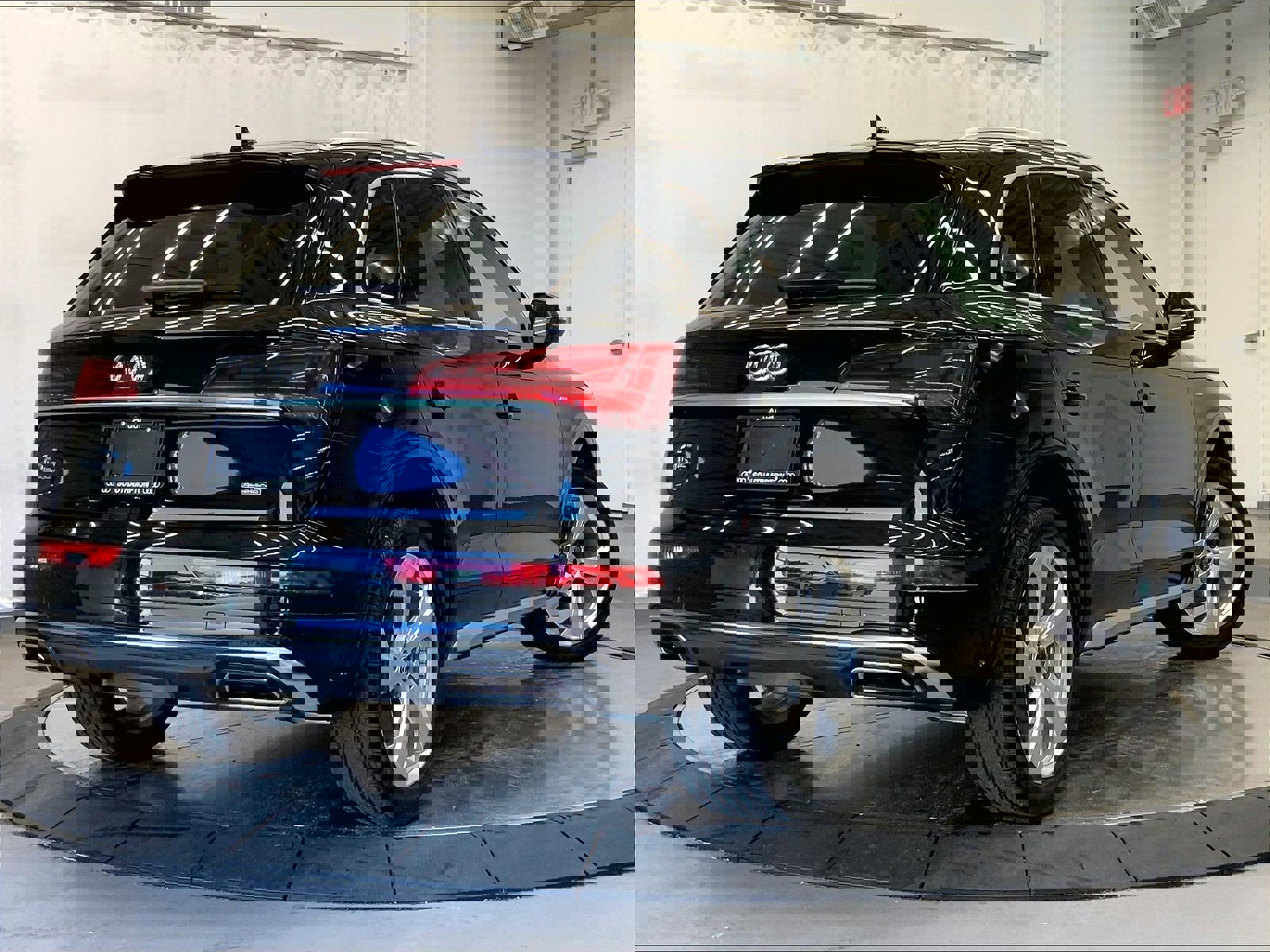 Certified 2023 Audi Q5 2.0T Prestige w/ Prestige Package AWD/4WD image 12