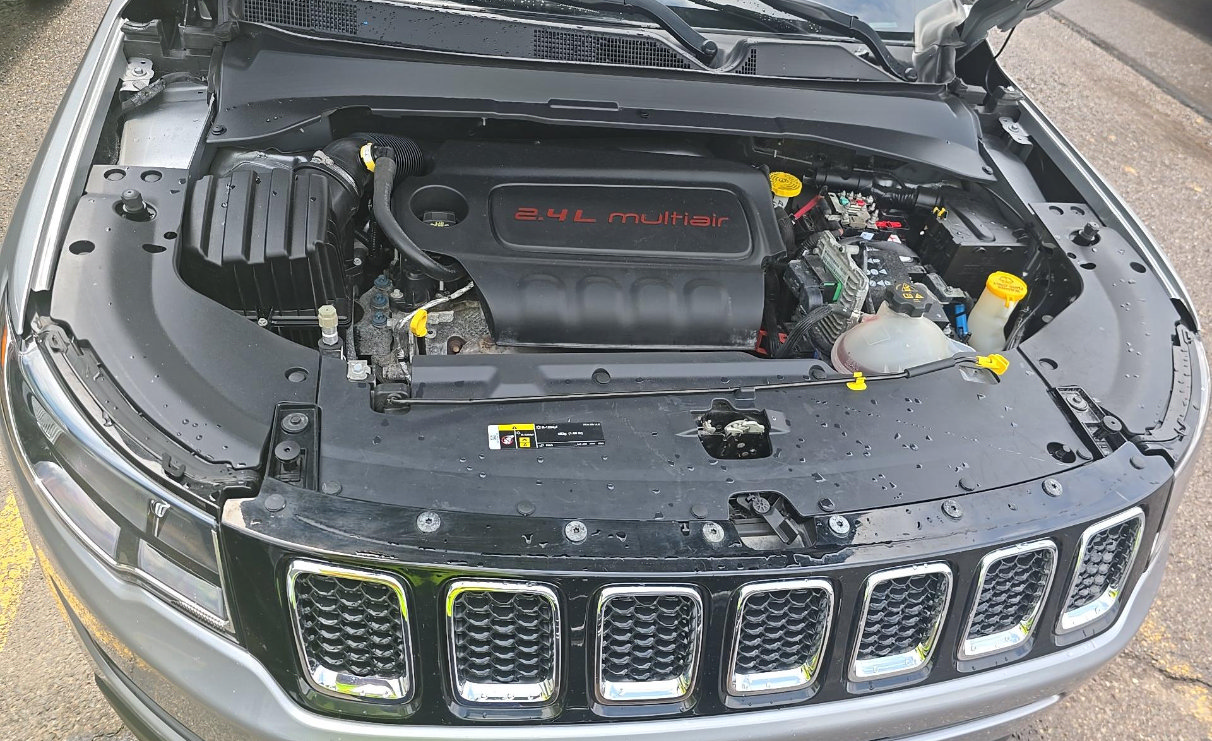 Used 2021 Jeep Compass Latitude w/ Convenience Group AWD/4WD image 6