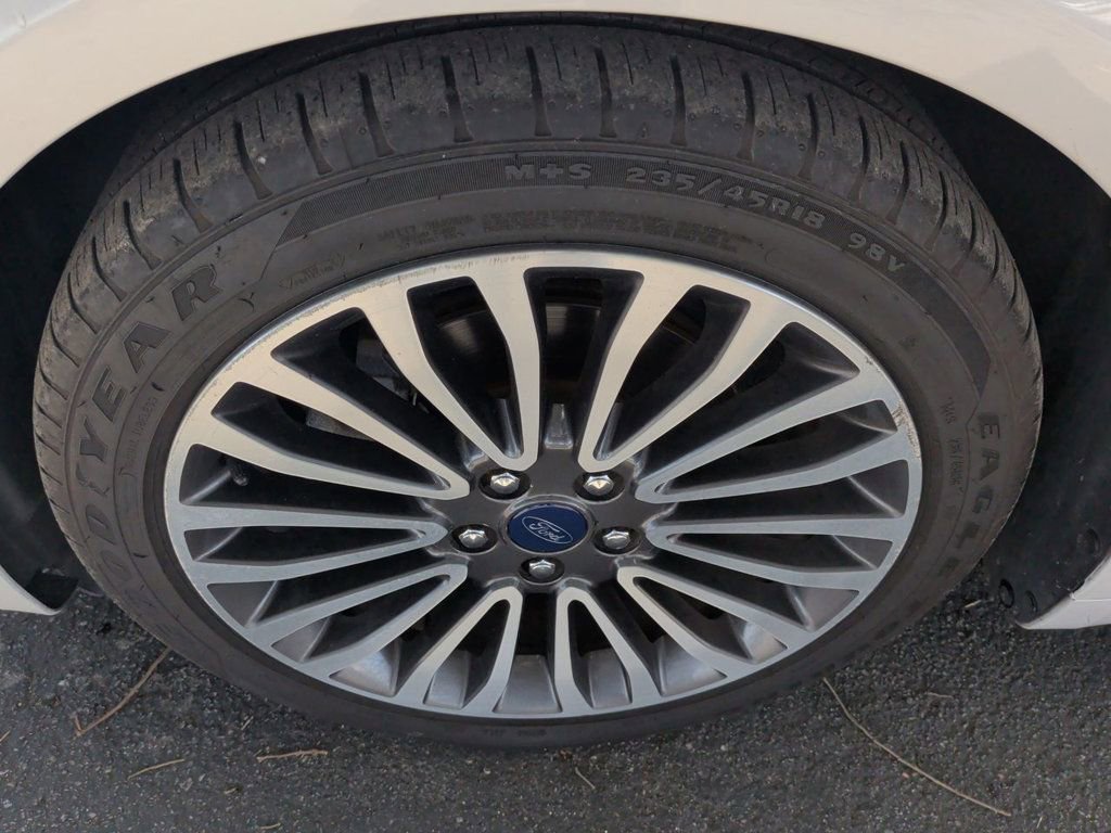 Used 2018 Ford Fusion Titanium FWD image 10