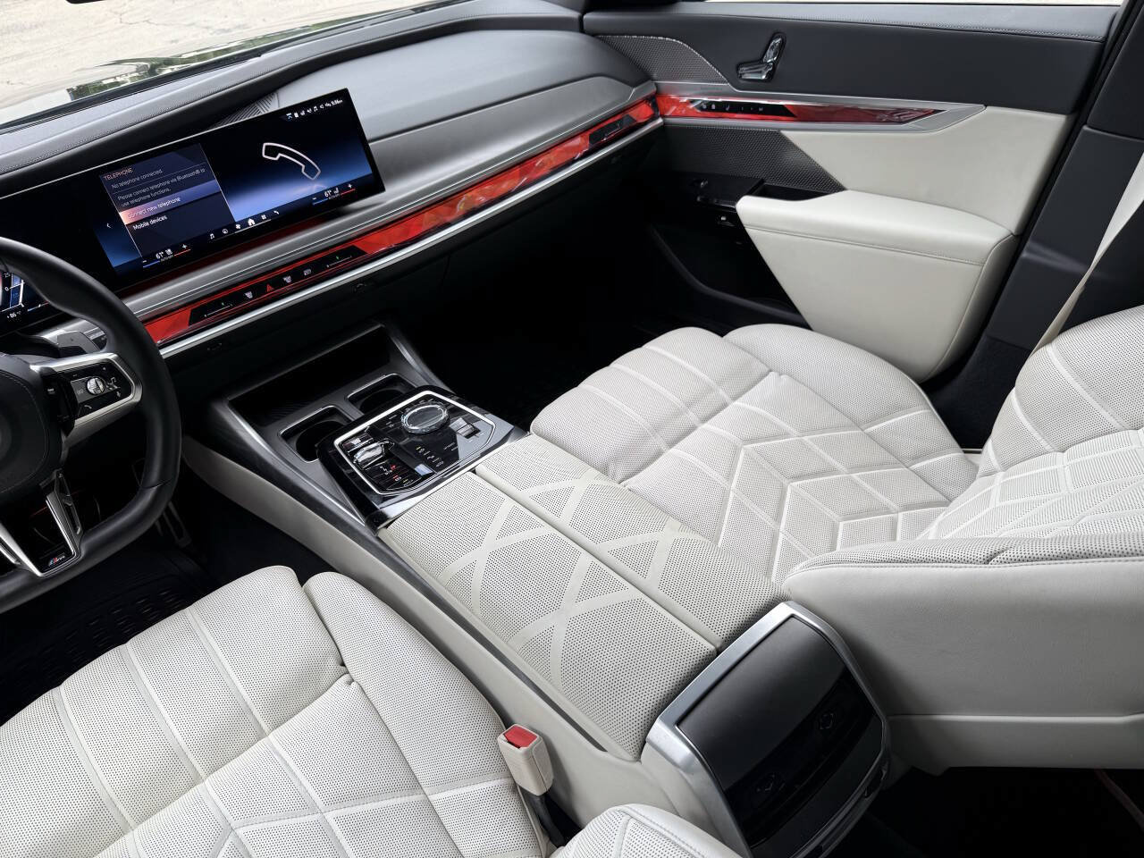 Used 2023 BMW 760i xDrive AWD/4WD image 5
