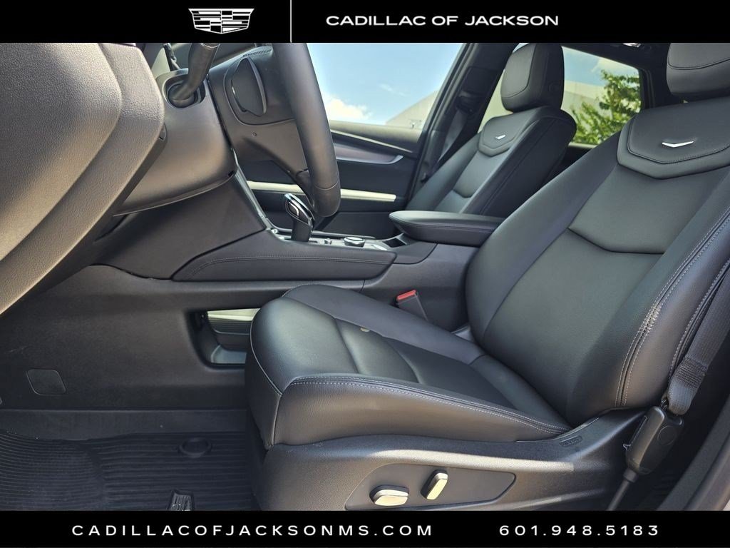 New 2026 Cadillac XT5 Luxury w/ LPO, Floor Liner Package AWD/4WD image 12