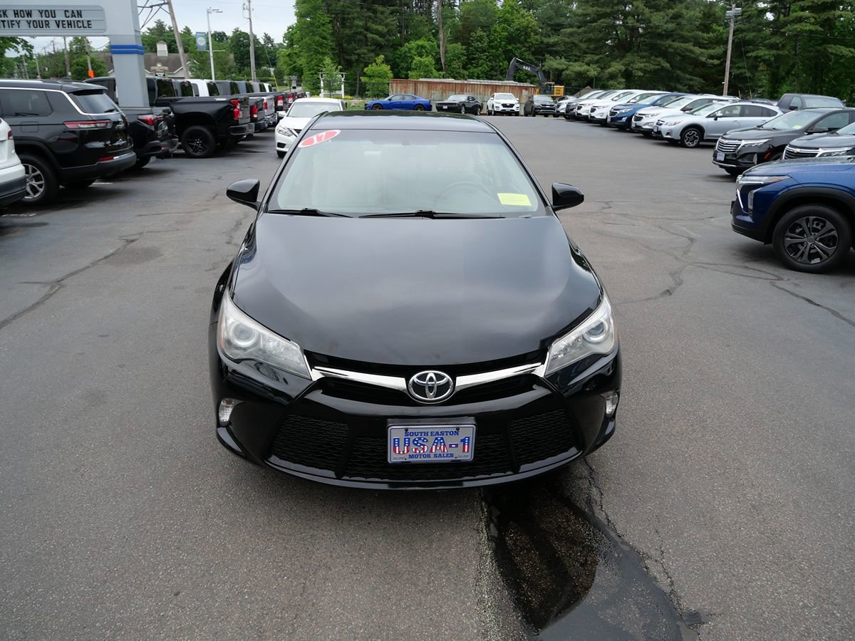 Used 2017 Toyota Camry SE FWD image 3