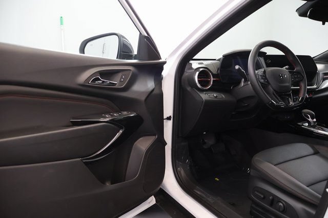 New 2026 Chevrolet Trax RS w/ Driver Confidence Package FWD image 9
