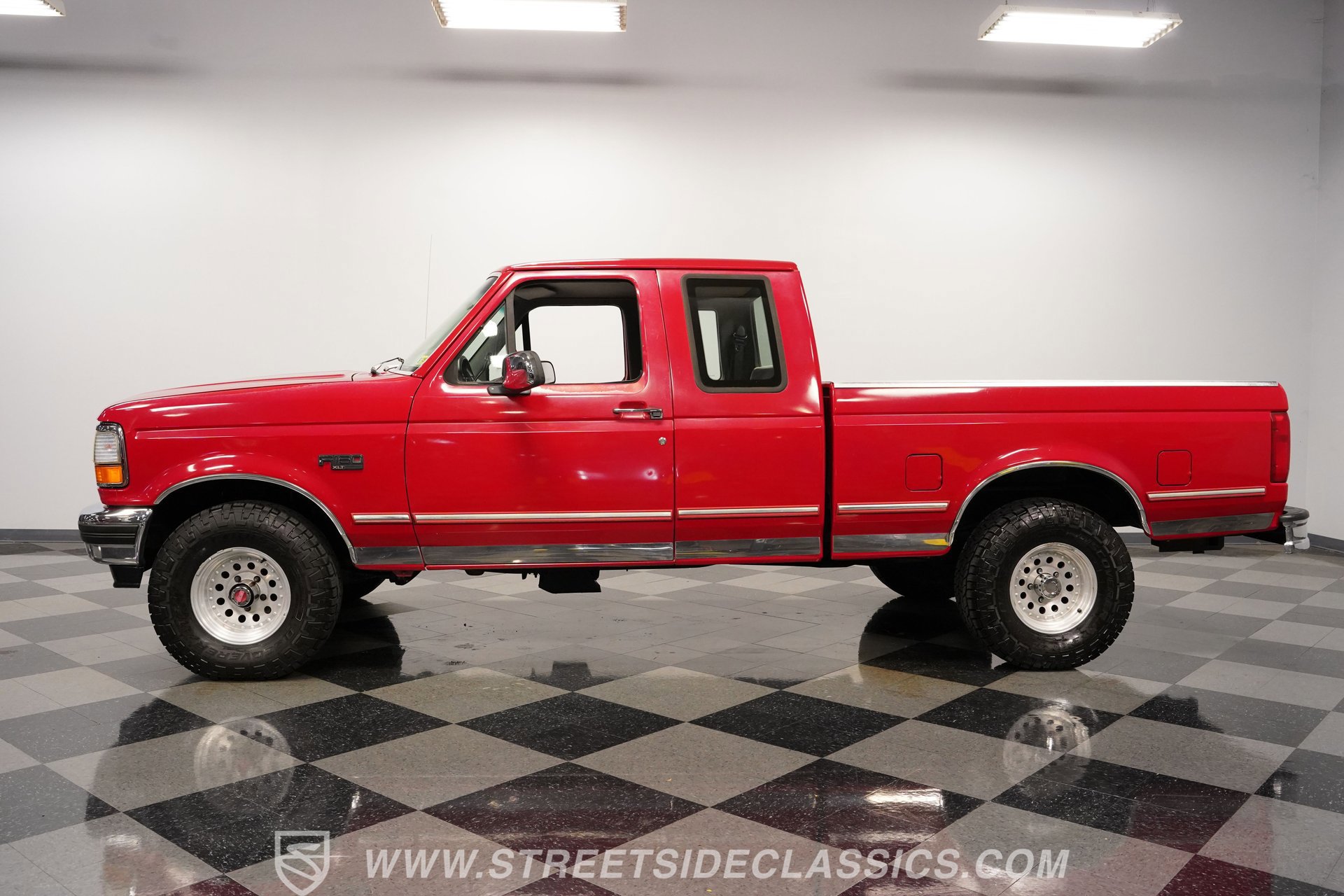 Used 1994 Ford F150 XLT image 2