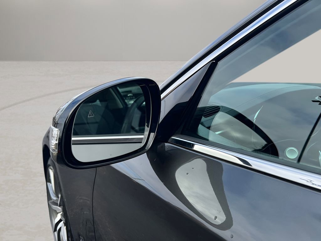 Used 2025 Genesis G70 2.5T image 26