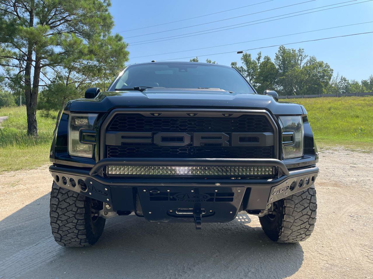 Used 2017 Ford F150 Raptor w/ Equipment Group 802A Luxury AWD/4WD image 3