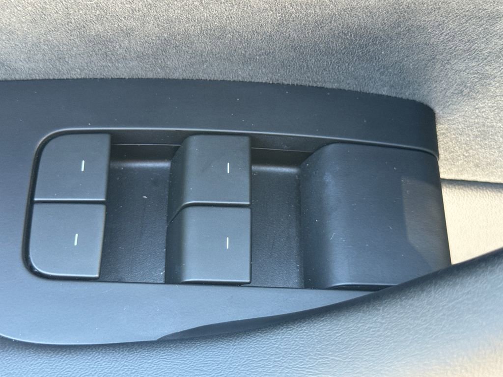 Used 2024 Tesla Model Y Performance AWD/4WD image 15