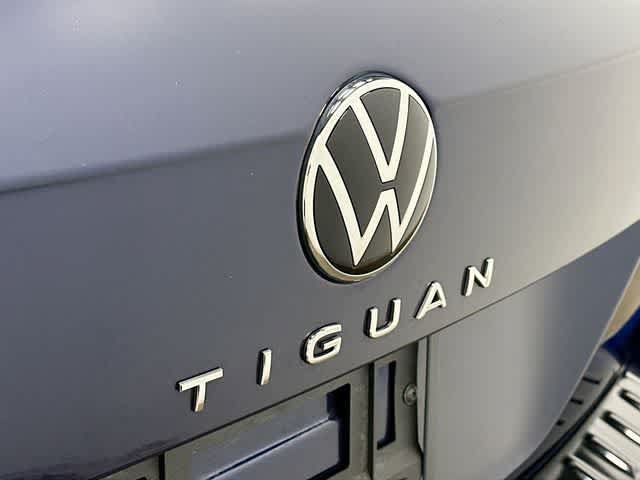 Used 2024 Volkswagen Tiguan SEL R-Line AWD/4WD image 28
