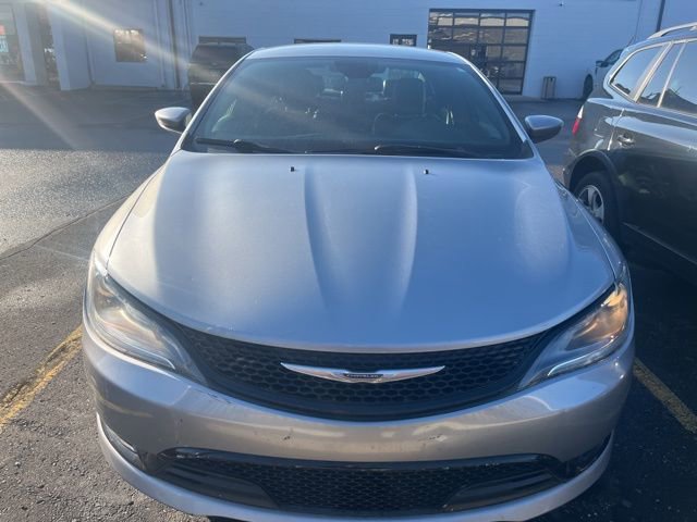 Used 2016 Chrysler 200 S w/ Comfort Group image 2