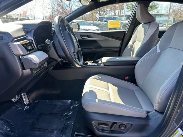 Used 2025 Toyota Camry SE image 29