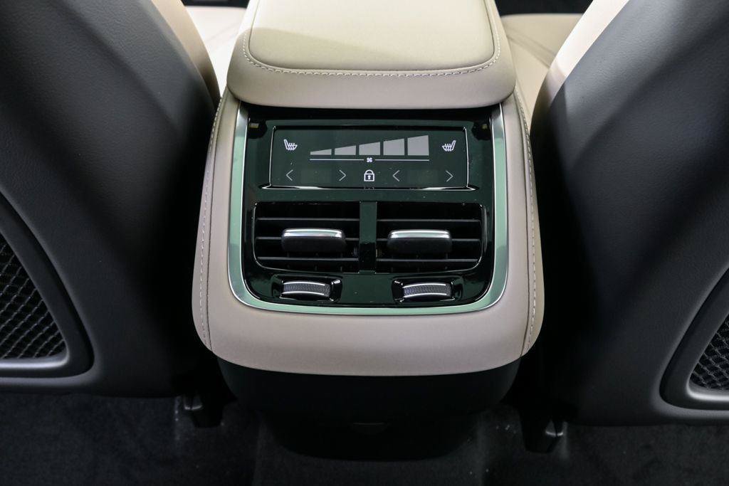 New 2026 Volvo XC90 B6 Plus w/ Protection Package Premier AWD/4WD image 20