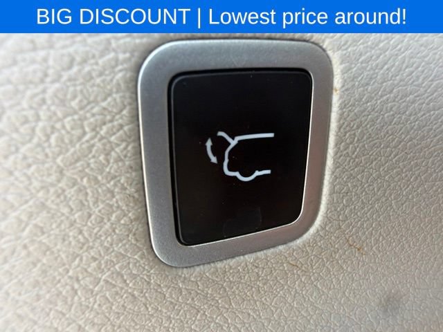 Used 2023 Chrysler Pacifica Touring-L FWD image 12