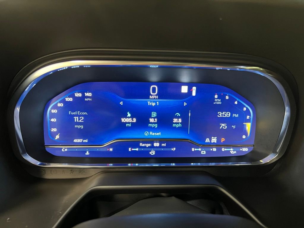 Used 2022 Chevrolet Suburban RST w/ Sport Performance Package image 20