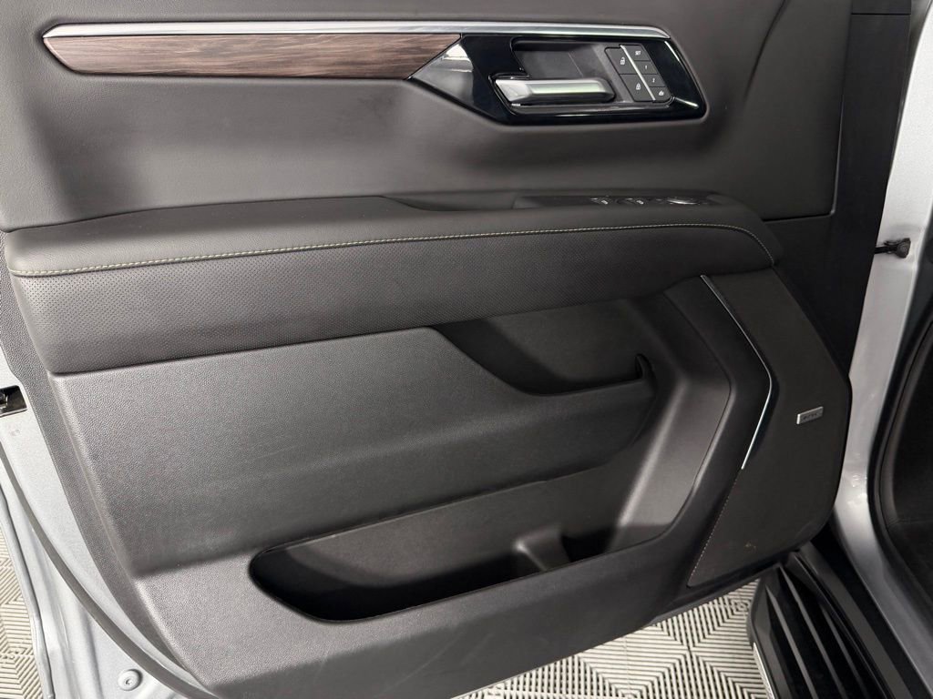 Used 2025 Chevrolet Tahoe Premier image 26