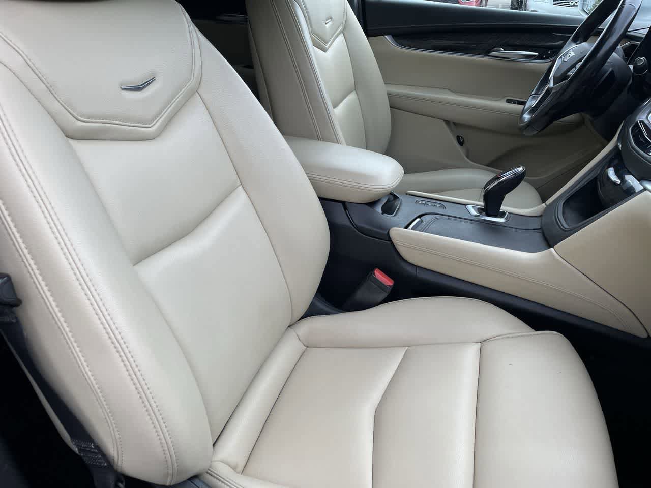 Used 2018 Cadillac XT5 AWD w/ LPO, Wheel Lock Package image 14