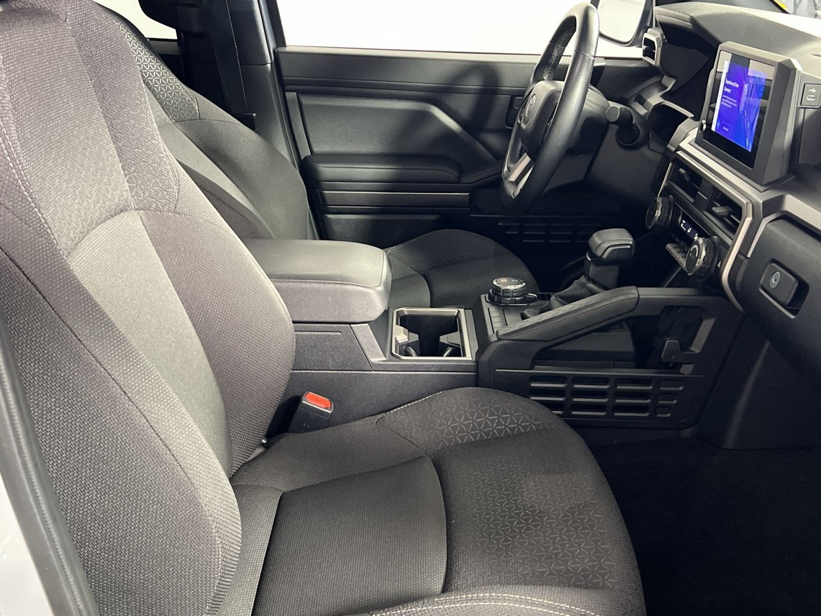 Used 2025 Toyota 4Runner SR5 AWD/4WD image 28