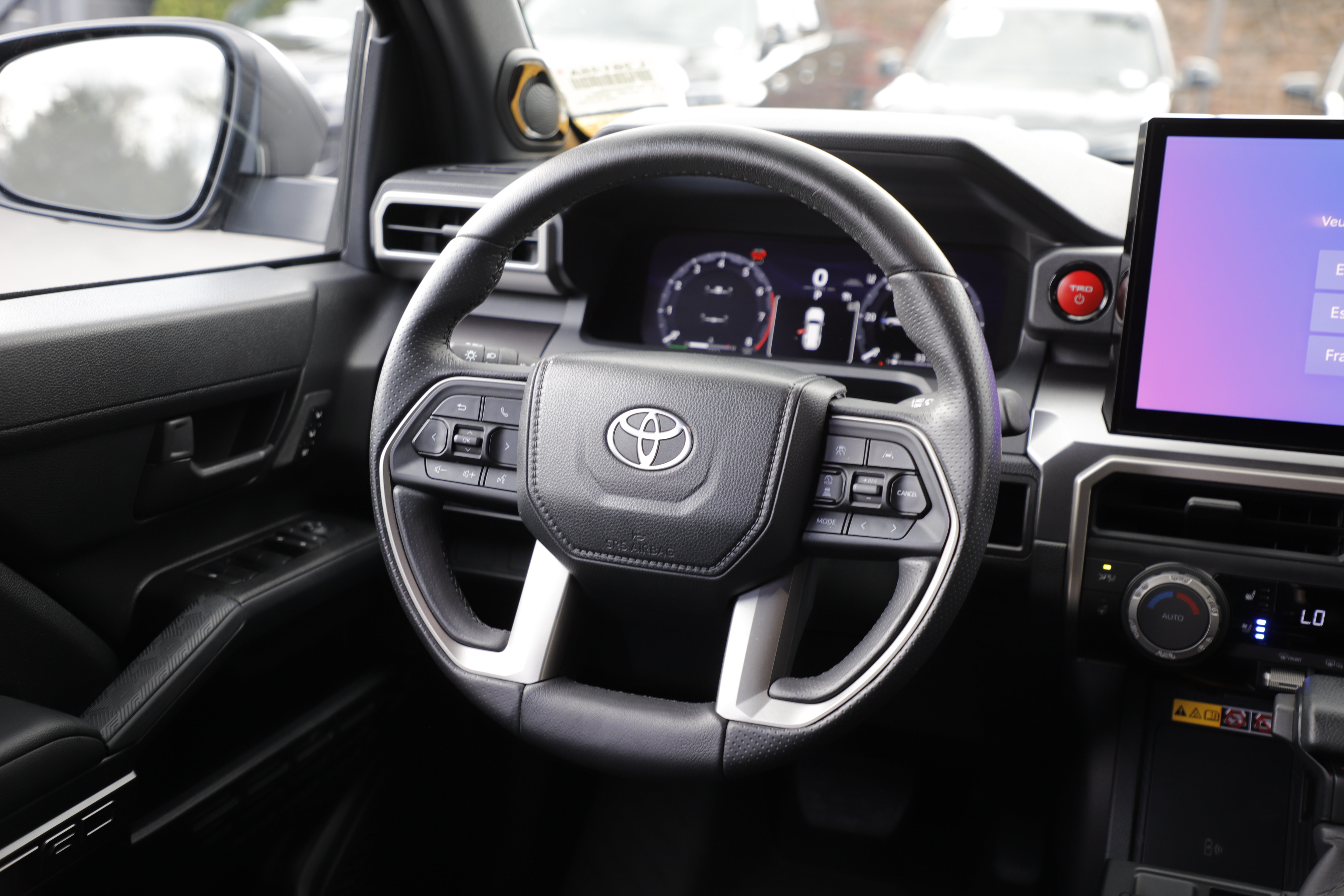 Used 2025 Toyota 4Runner TRD Off-Road Premium AWD/4WD image 13