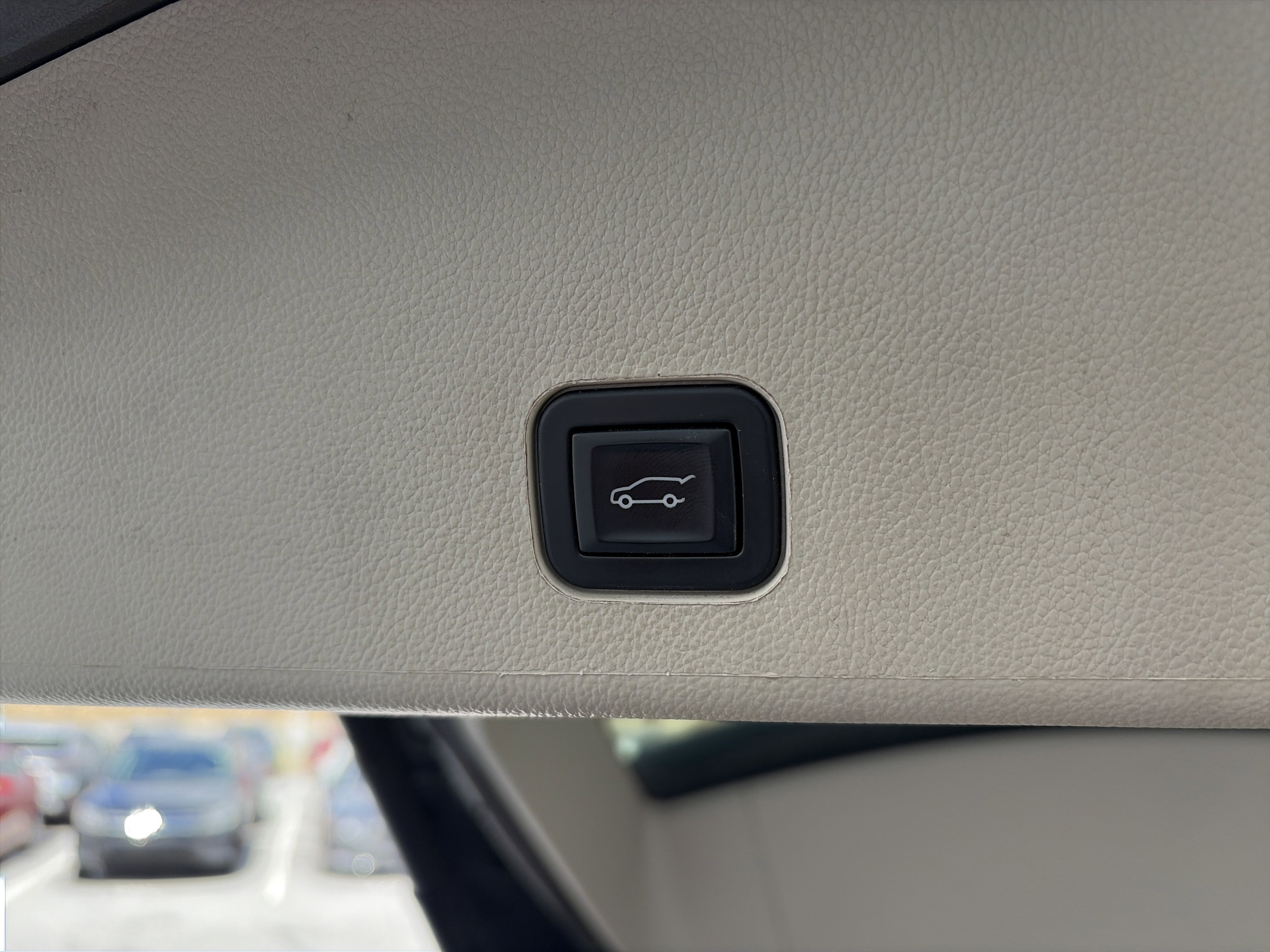 Used 2016 Cadillac SRX Luxury w/ Driver Awareness Package image 25