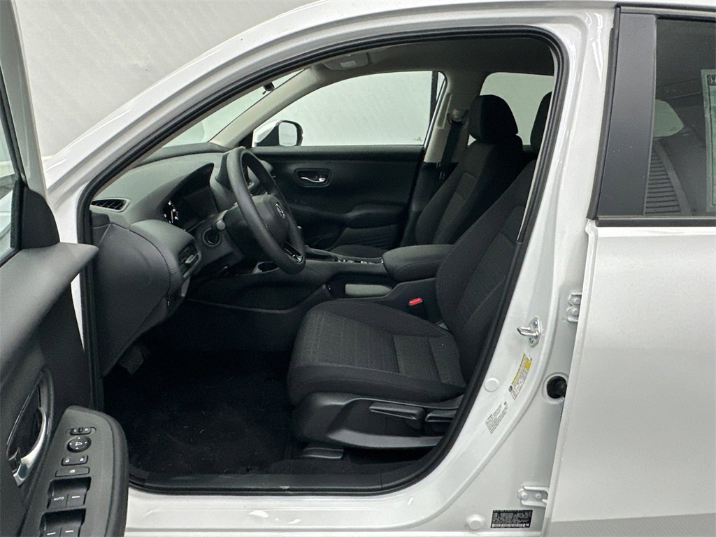 Used 2026 Honda HR-V LX image 9