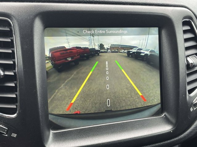 Used 2018 Jeep Compass Trailhawk w/ Leather Interior Group AWD/4WD image 34