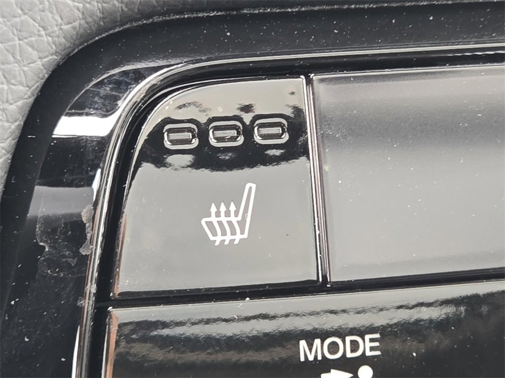 New 2025 Honda Pilot Touring image 8