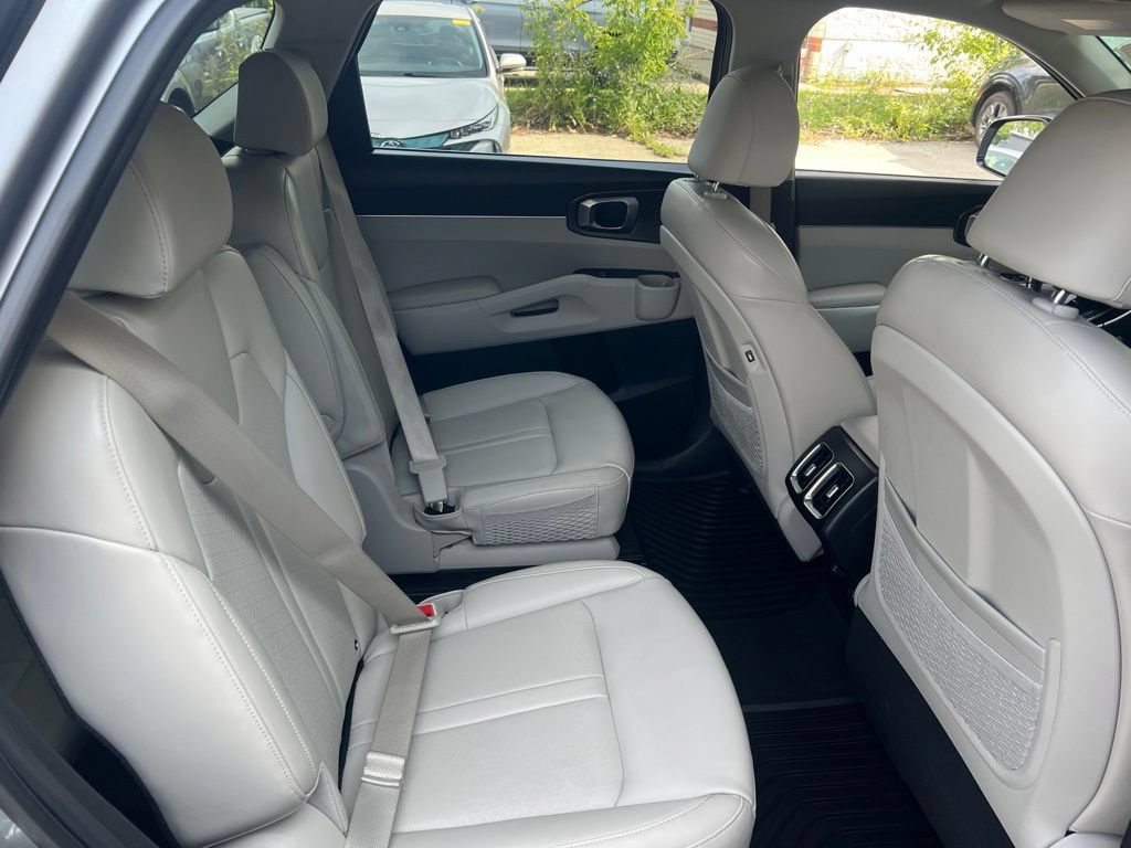 Certified 2024 Kia Sorento EX AWD/4WD image 14
