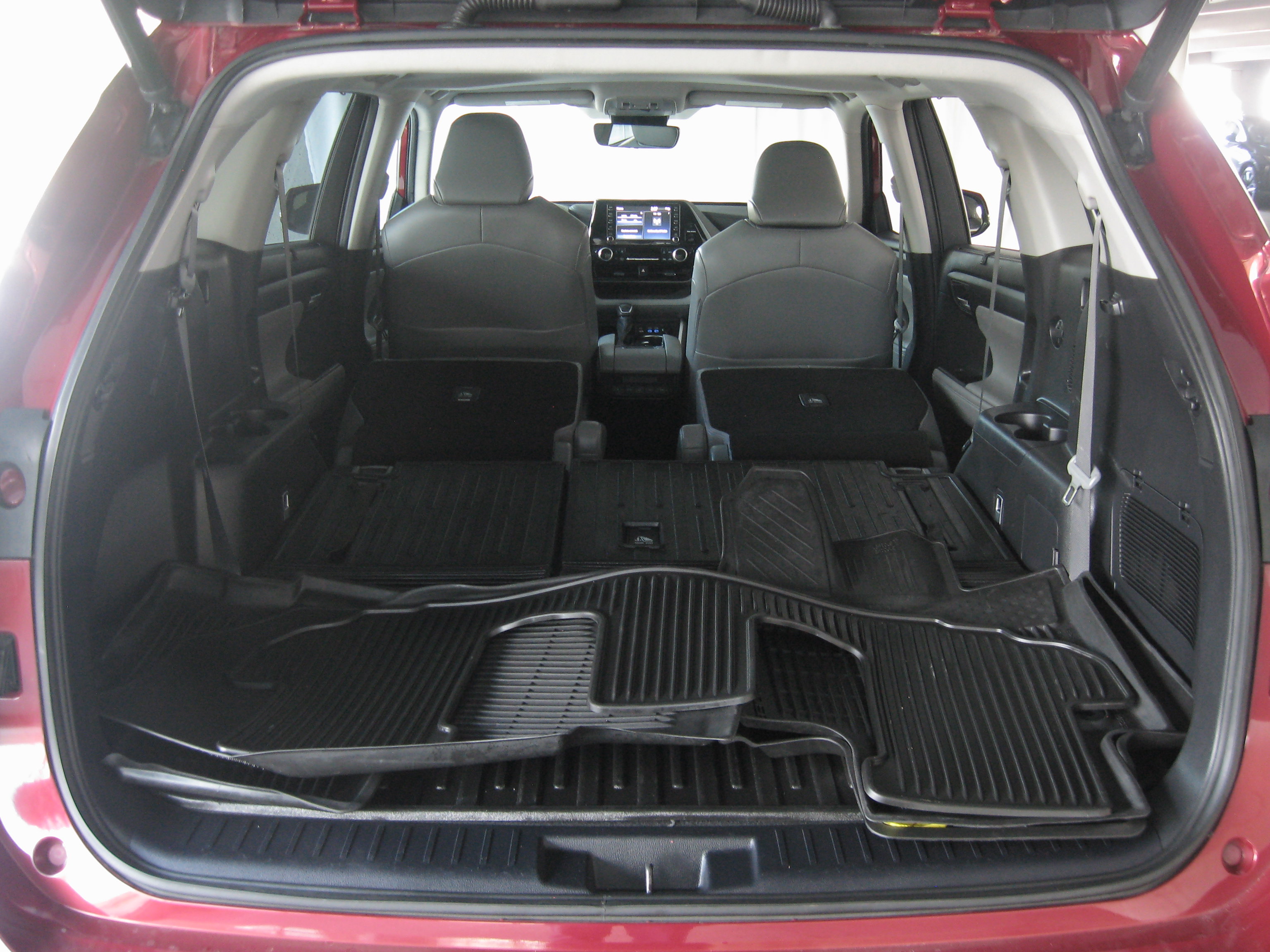 Used 2022 Toyota Highlander XLE image 25