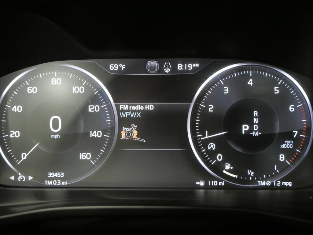 Used 2022 Volvo XC40 T5 Momentum AWD/4WD image 15