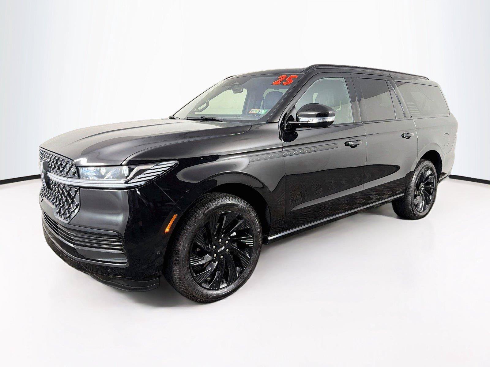 Used 2025 Lincoln Navigator L Reserve w/ Jet Appearance Package AWD/4WD image 7