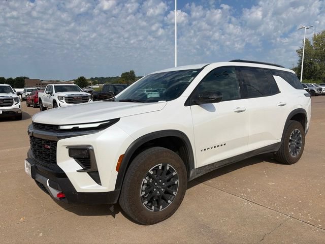 Used 2025 Chevrolet Traverse Z71 AWD/4WD image 7