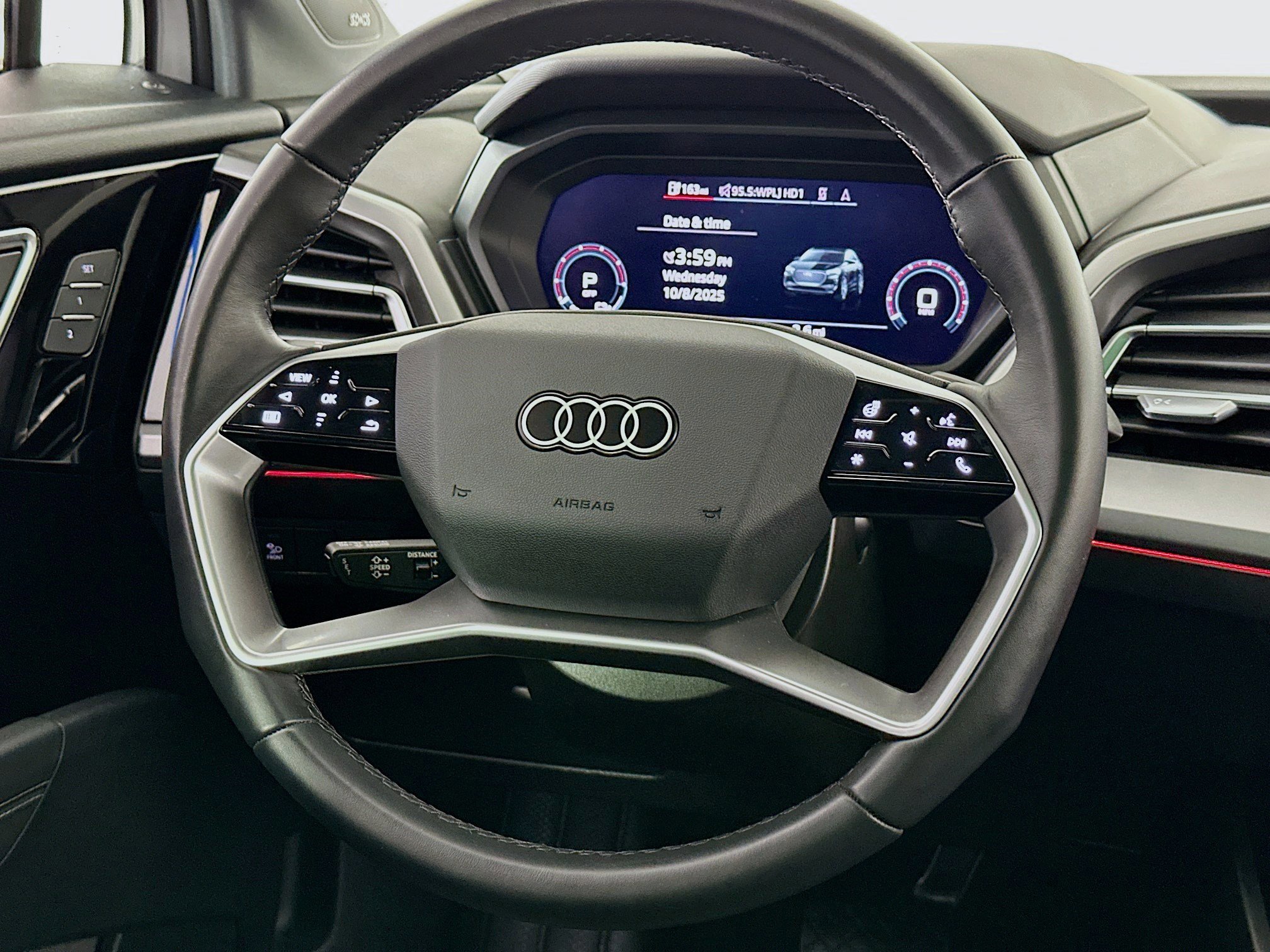 Used 2024 Audi Q4 e-tron Prestige image 8