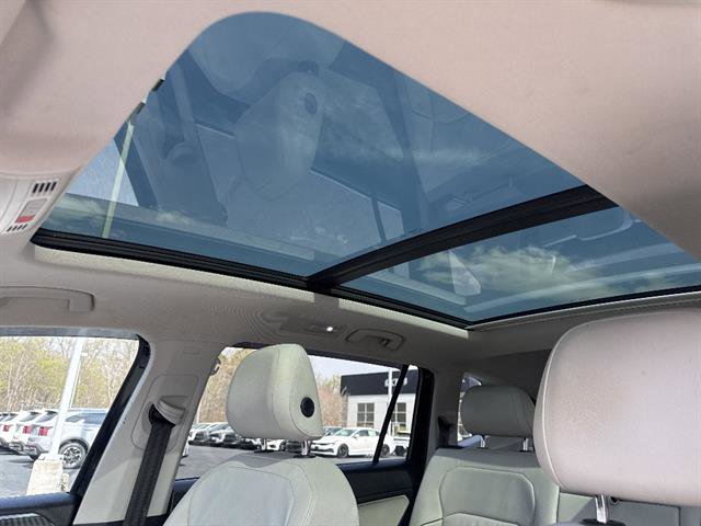 Used 2019 Volkswagen Tiguan SEL Premium w/ 3rd Row Seat Package image 14