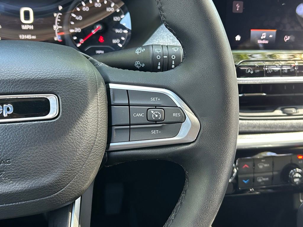 Used 2024 Jeep Compass Latitude image 44