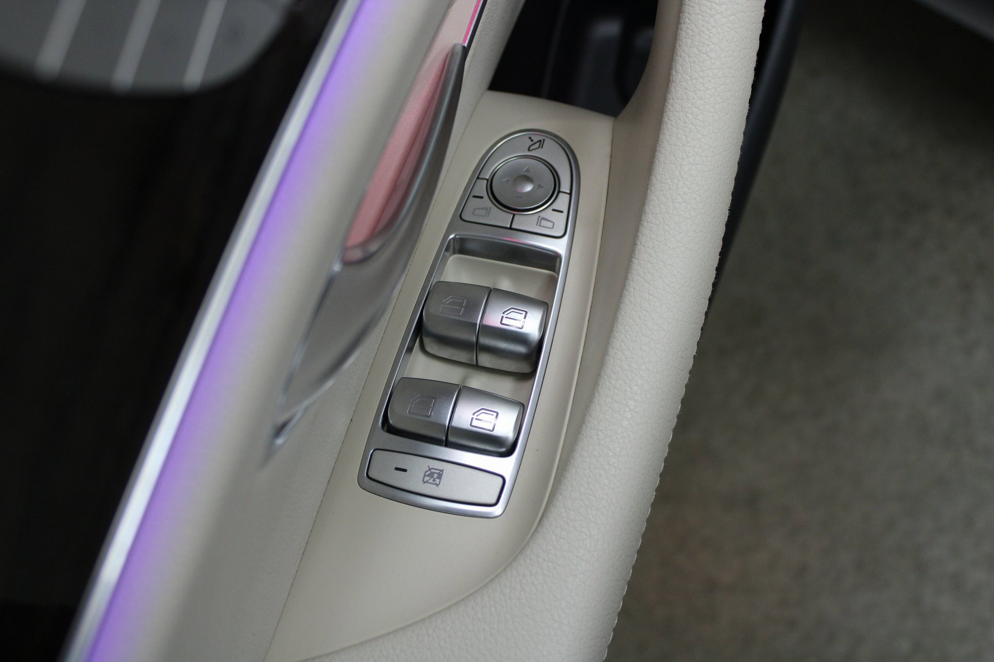 Used 2019 Mercedes-Benz E 450 4MATIC Sedan w/ Premium Package image 42