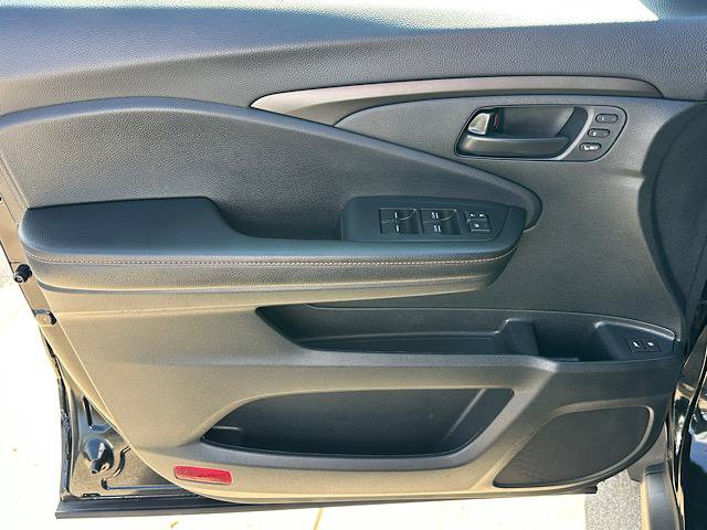 Used 2025 Honda Passport TrailSport image 18