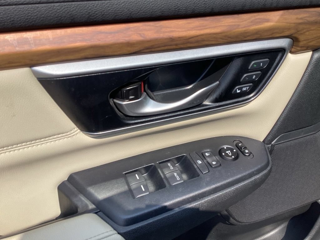 Used 2019 Honda CR-V Touring image 11