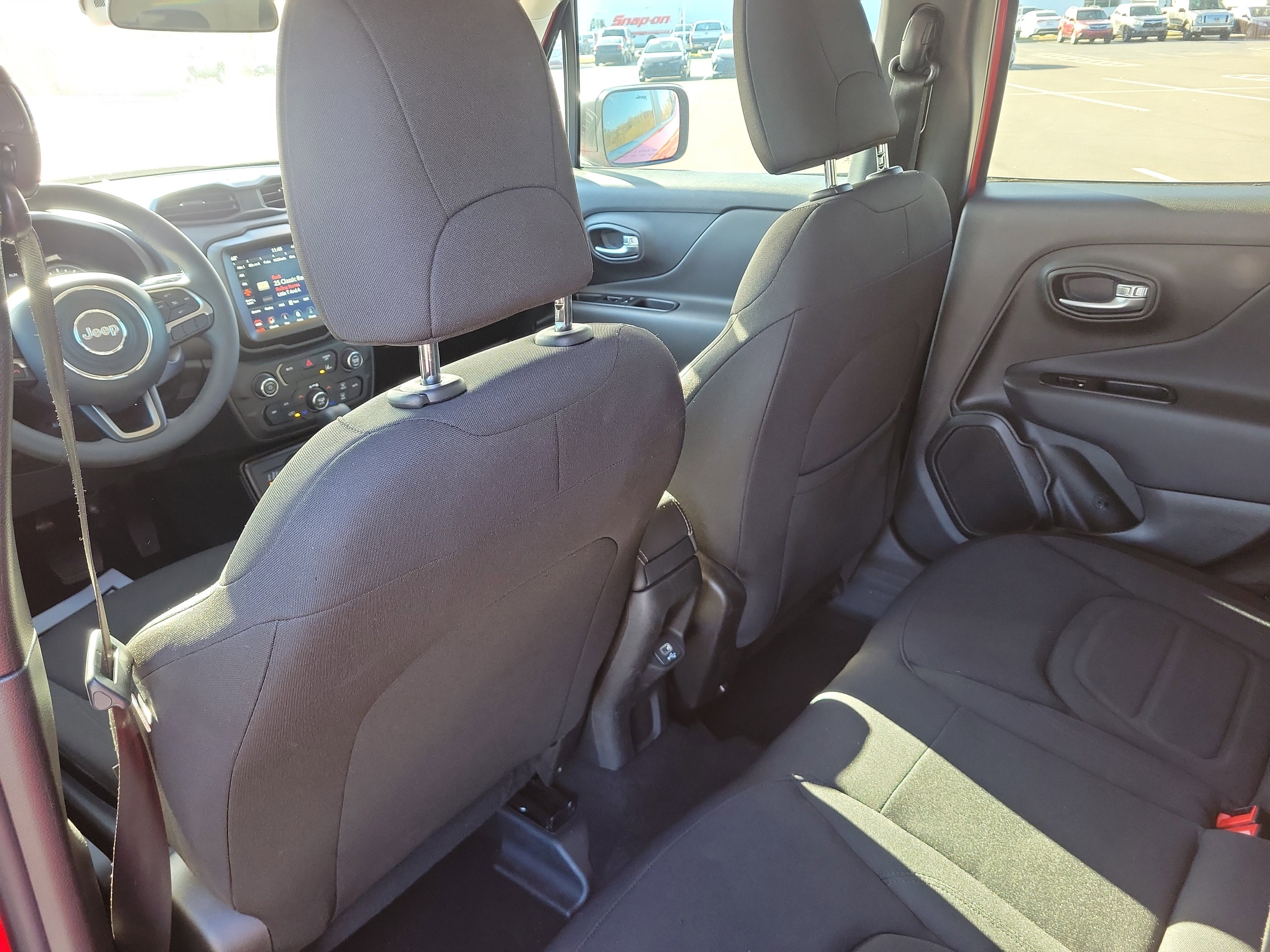 Used 2022 Jeep Renegade Latitude image 11