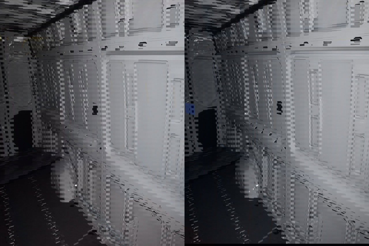 Used 2025 Mercedes-Benz Sprinter 2500 image 23