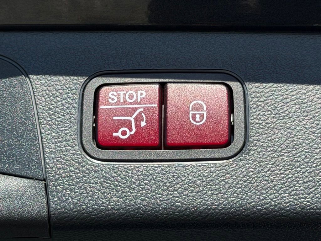 Used 2021 Mercedes-Benz GLC 300 image 14