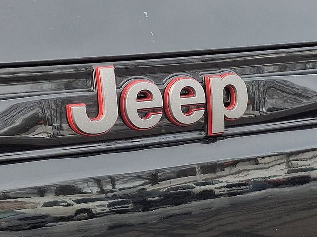 Used 2022 Jeep Grand Cherokee Trailhawk AWD/4WD image 30