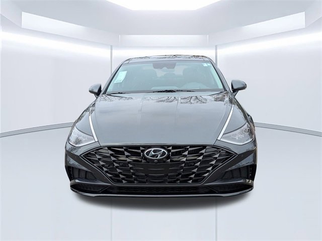 Used 2022 Hyundai Sonata Limited w/ Preferred Accessory Package image 9