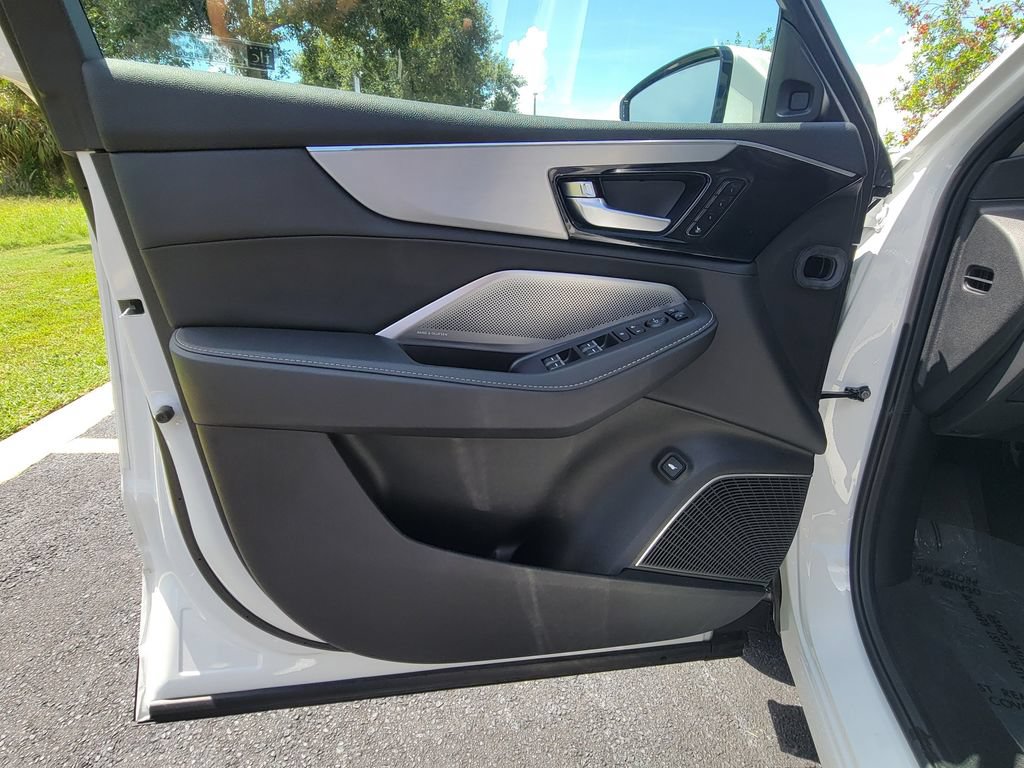 Certified 2026 Acura MDX w/ Technology Package FWD image 20