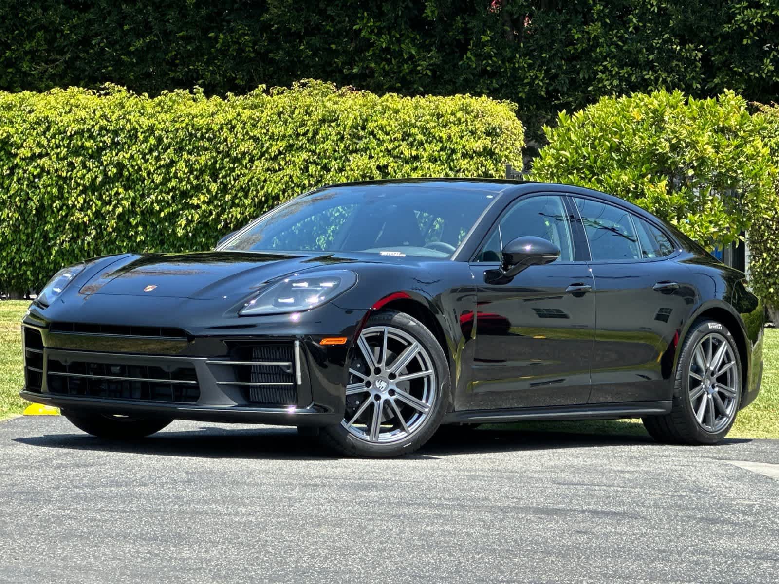 New 2025 Porsche Panamera 4