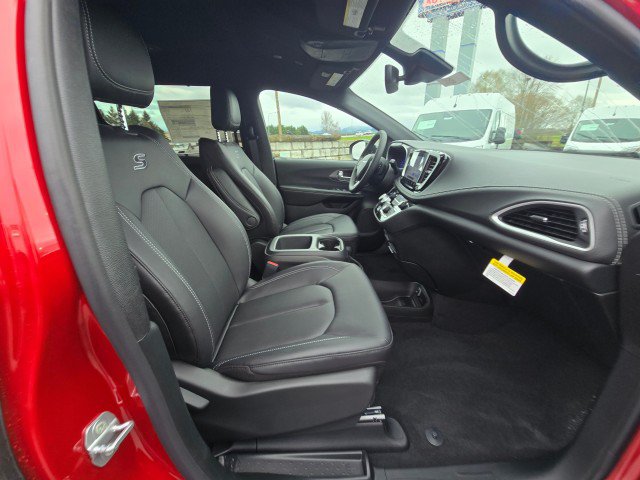 New 2026 Chrysler Pacifica Select w/ S Appearance Package FWD image 12