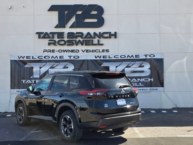 Used 2024 Nissan Rogue SV image 10