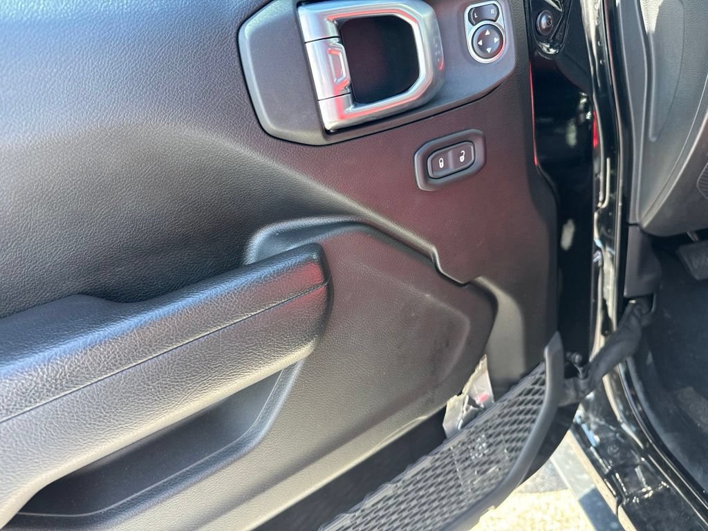 Used 2023 Jeep Wrangler Unlimited Sport AWD/4WD image 12