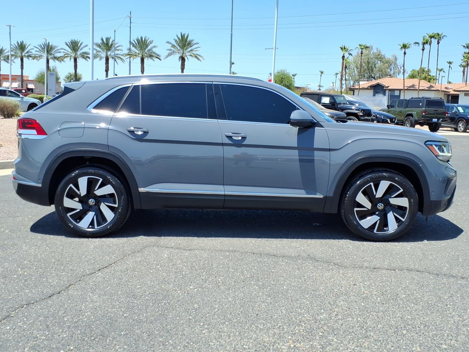 Certified 2021 Volkswagen Atlas Cross Sport SEL Premium AWD/4WD image 8