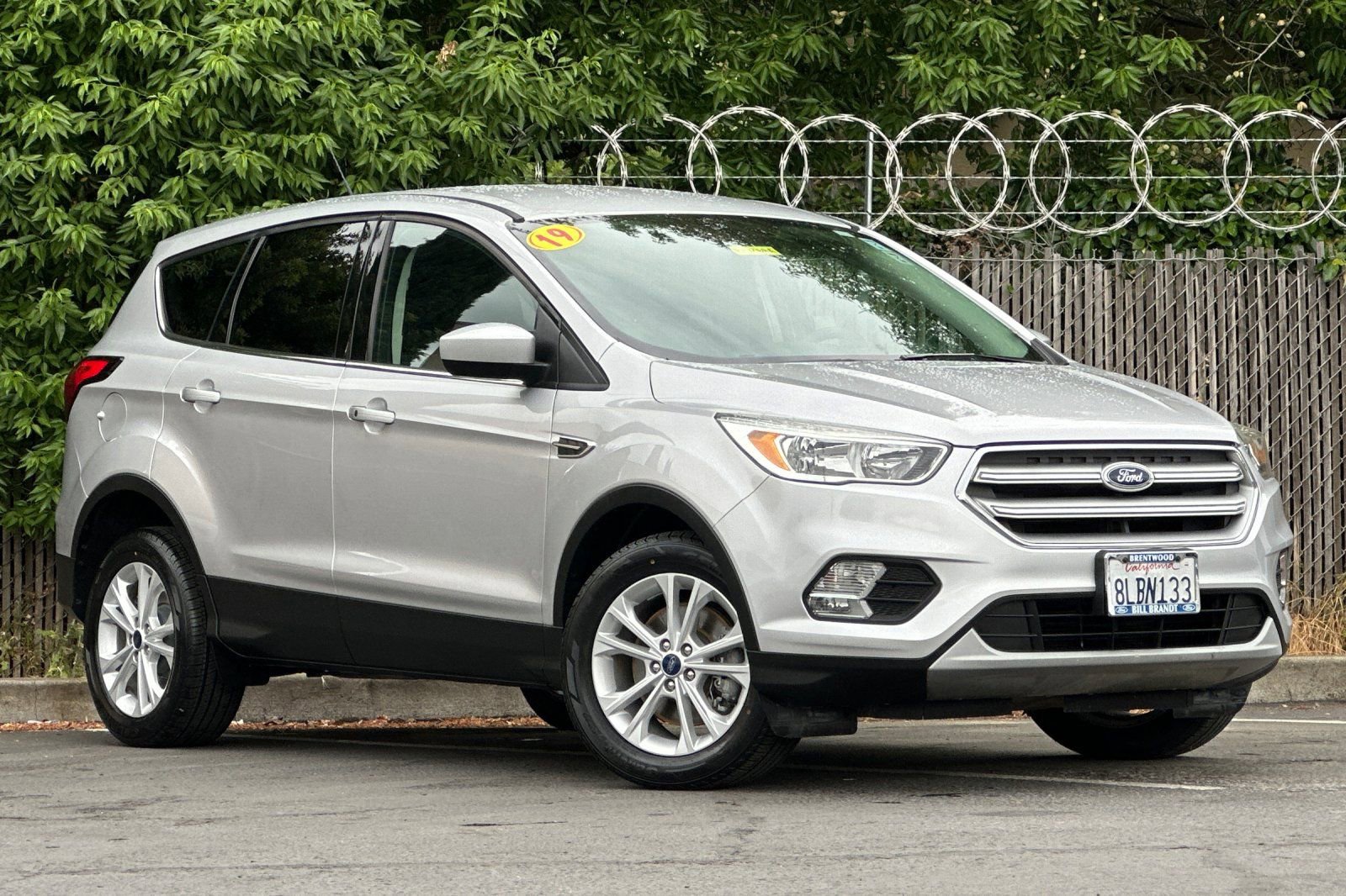 Used 2019 Ford Escape SE image 2