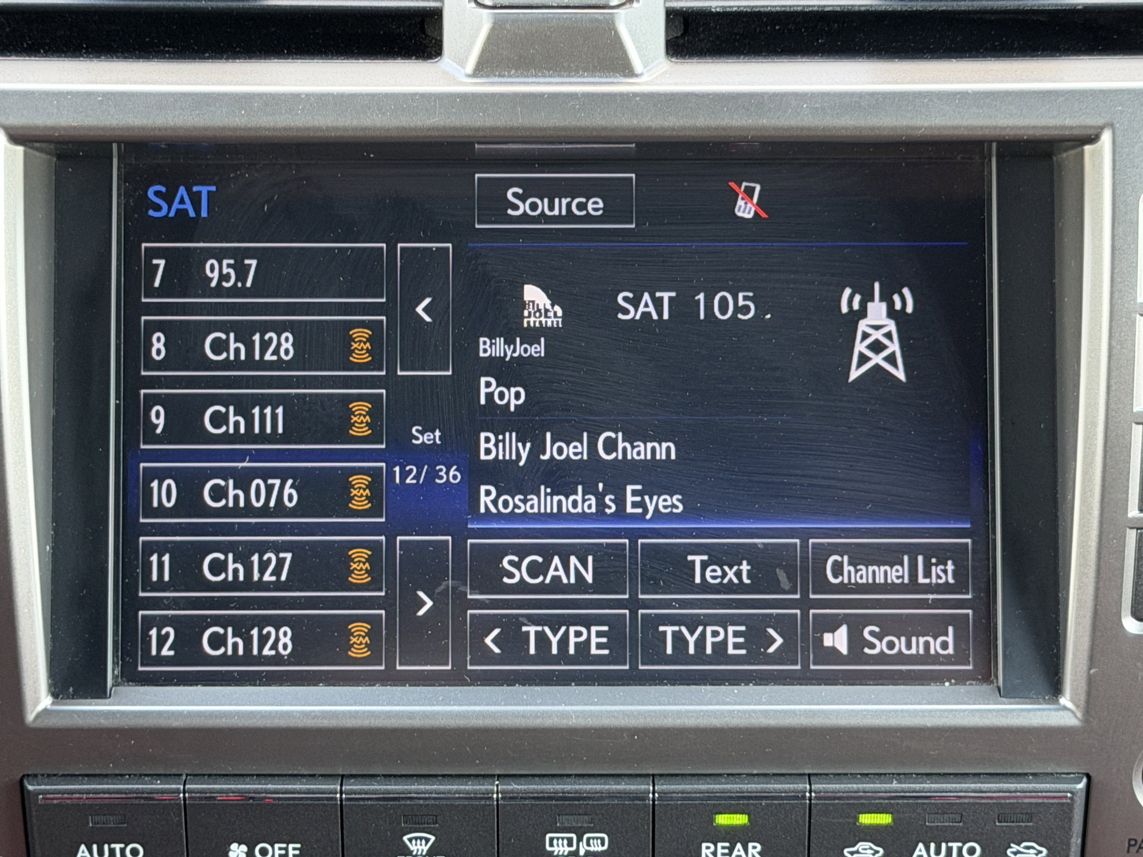 Used 2020 Lexus GX 460 Premium w/ Premium Package image 30